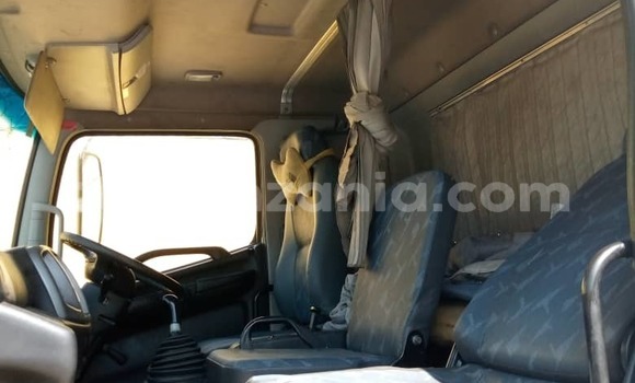 Nunua Ilio tumika Hino 300 Series Nyeupe Lori ndani ya Dar es Salaam nchini Dar es Salaam Nunua Ilio tumika Hino 300 Series Nyeupe Lori ndani ya Dar es Salaam nchini Dar es Salaam