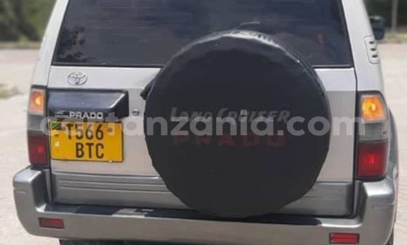 Nunua Ilio tumika Toyota Land Cruiser Prado Beige Gari ndani ya Dar es Salaam nchini Dar es Salaam Nunua Ilio tumika Toyota Land Cruiser Prado Beige Gari ndani ya Dar es Salaam nchini Dar es Salaam