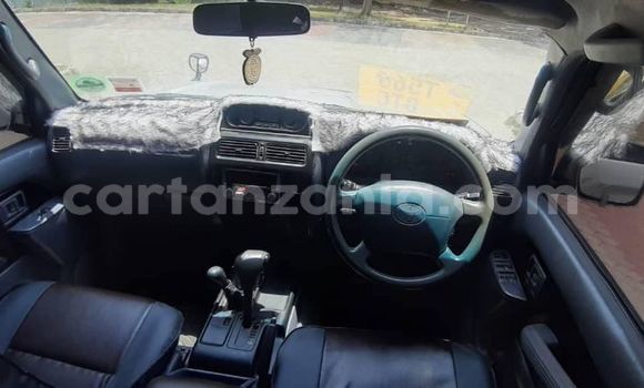 Nunua Ilio tumika Toyota Land Cruiser Prado Beige Gari ndani ya Dar es Salaam nchini Dar es Salaam Nunua Ilio tumika Toyota Land Cruiser Prado Beige Gari ndani ya Dar es Salaam nchini Dar es Salaam