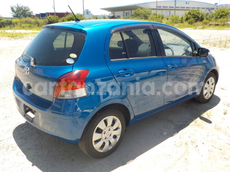 Buy import toyota vitz blue car in port louis in port louis district -  carmoris