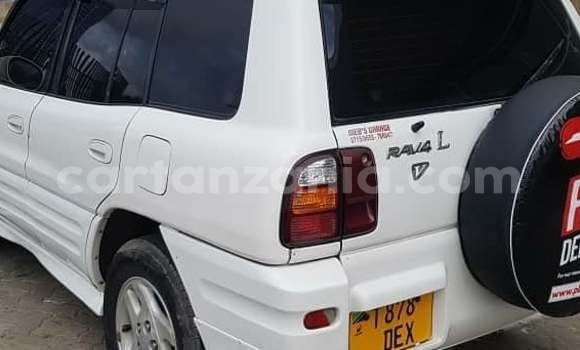 Buy Used Toyota RAV4 White Car in Dar es Salaam in Dar es Salaam Buy Used Toyota RAV4 White Car in Dar es Salaam in Dar es Salaam