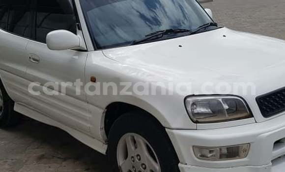 Buy Used Toyota RAV4 White Car in Dar es Salaam in Dar es Salaam Buy Used Toyota RAV4 White Car in Dar es Salaam in Dar es Salaam