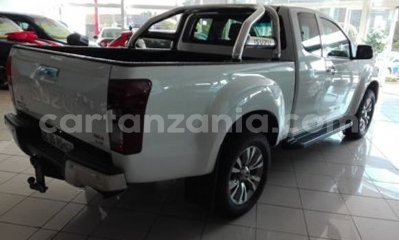Buy Used Isuzu KB White Car in Arusha in Arusha Buy Used Isuzu KB White Car in Arusha in Arusha
