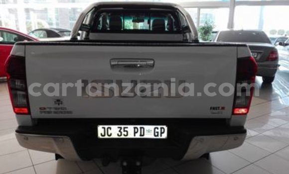Buy Used Isuzu KB White Car in Arusha in Arusha Buy Used Isuzu KB White Car in Arusha in Arusha