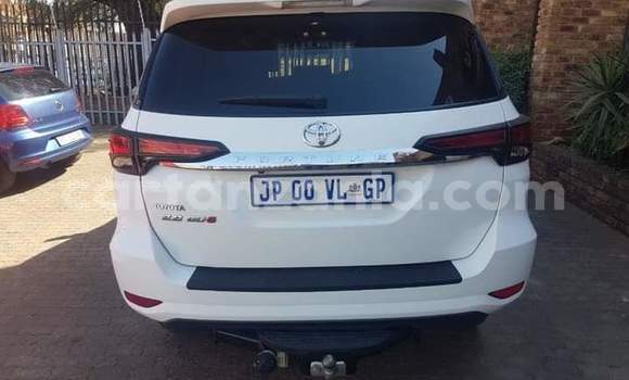 Buy Used Toyota Fortuner White Car in Ileje in Songwe Buy Used Toyota Fortuner White Car in Ileje in Songwe