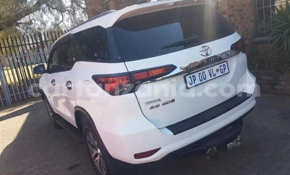 Buy Used Toyota Fortuner White Car in Ileje in Songwe Buy Used Toyota Fortuner White Car in Ileje in Songwe