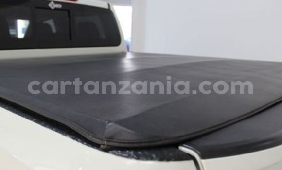 Buy Used Nissan Navara White Car in Arusha in Arusha Buy Used Nissan Navara White Car in Arusha in Arusha