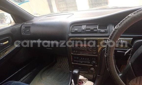 Nunua Ilio tumika Toyota Mark II Nyeupe Gari ndani ya Dar es Salaam nchini Dar es Salaam Nunua Ilio tumika Toyota Mark II Nyeupe Gari ndani ya Dar es Salaam nchini Dar es Salaam