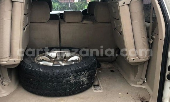 Nunua Ilio tumika Toyota Land Cruiser Prado Nyeupe Gari ndani ya Dar es Salaam nchini Dar es Salaam Nunua Ilio tumika Toyota Land Cruiser Prado Nyeupe Gari ndani ya Dar es Salaam nchini Dar es Salaam