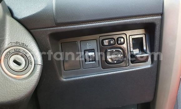 Buy Used Toyota IST Red Car in Dar es Salaam in Dar es Salaam Buy Used Toyota IST Red Car in Dar es Salaam in Dar es Salaam