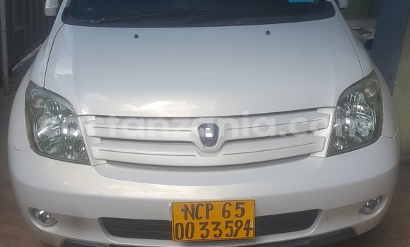 Buy Used Toyota IST White Car in Dar es Salaam in Dar es Salaam