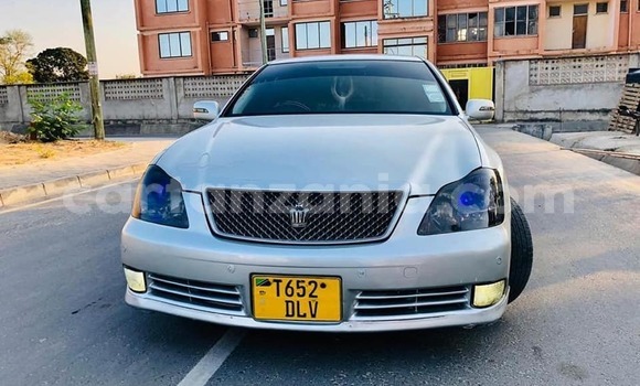 Buy Used Toyota Crown Silver Car in Dar es Salaam in Dar es Salaam Buy Used Toyota Crown Silver Car in Dar es Salaam in Dar es Salaam