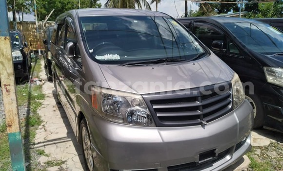 Nunua Ilio tumika Toyota Alphard Nyingine Gari ndani ya Dar es Salaam nchini Dar es Salaam