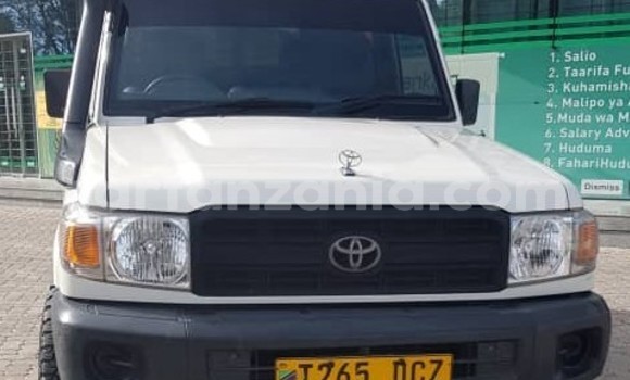 Nunua Ilio tumika Toyota Land Cruiser Nyeupe Gari ndani ya Mbeya nchini Mbeya