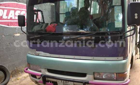 Nunua Ilio tumika Nissan Caravan Bluu Gari ndani ya Dar es Salaam nchini Dar es Salaam Nunua Ilio tumika Nissan Caravan Bluu Gari ndani ya Dar es Salaam nchini Dar es Salaam