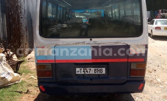 Nunua Ilio tumika Nissan Caravan Bluu Gari ndani ya Dar es Salaam nchini Dar es Salaam Nunua Ilio tumika Nissan Caravan Bluu Gari ndani ya Dar es Salaam nchini Dar es Salaam