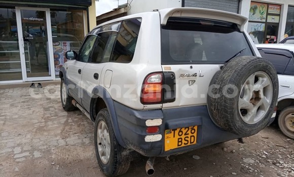 Nunua Ilio tumika Toyota RAV4 Nyeupe Gari ndani ya Dar es Salaam nchini Dar es Salaam Nunua Ilio tumika Toyota RAV4 Nyeupe Gari ndani ya Dar es Salaam nchini Dar es Salaam