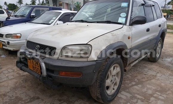 Nunua Ilio tumika Toyota RAV4 Nyeupe Gari ndani ya Dar es Salaam nchini Dar es Salaam Nunua Ilio tumika Toyota RAV4 Nyeupe Gari ndani ya Dar es Salaam nchini Dar es Salaam