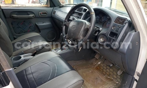 Nunua Ilio tumika Toyota RAV4 Nyeupe Gari ndani ya Dar es Salaam nchini Dar es Salaam Nunua Ilio tumika Toyota RAV4 Nyeupe Gari ndani ya Dar es Salaam nchini Dar es Salaam
