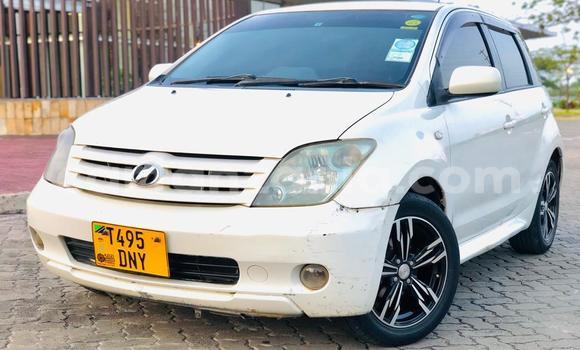 Buy Used Toyota IST White Car in Dar es Salaam in Dar es Salaam Buy Used Toyota IST White Car in Dar es Salaam in Dar es Salaam