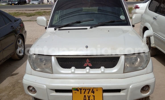 Nunua Ilio tumika Mitsubishi Pajero Nyeupe Gari ndani ya Dar es Salaam nchini Dar es Salaam Nunua Ilio tumika Mitsubishi Pajero Nyeupe Gari ndani ya Dar es Salaam nchini Dar es Salaam