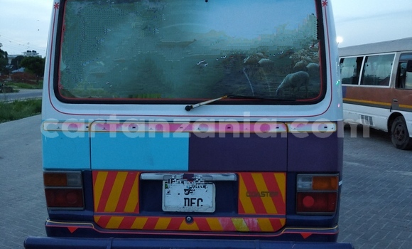 Nunua Ilio tumika Toyota Coaster Nyeupe Gari ndani ya Dar es Salaam nchini Dar es Salaam Nunua Ilio tumika Toyota Coaster Nyeupe Gari ndani ya Dar es Salaam nchini Dar es Salaam