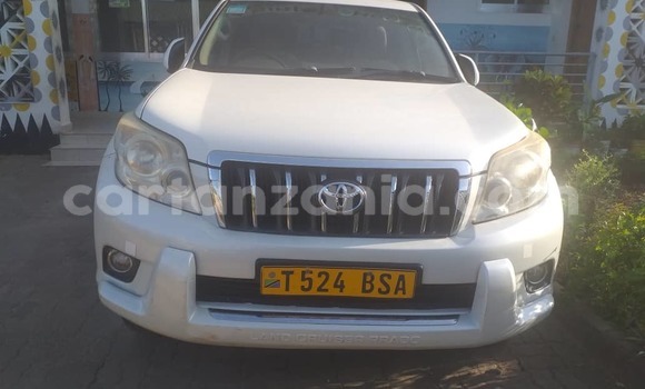 Buy Used Toyota Prado White Car in Dar es Salaam in Dar es Salaam