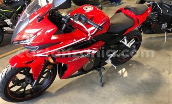 Nunua Ilio tumika Honda CBR Nyekundu Bike ndani ya Arusha nchini Arusha Nunua Ilio tumika Honda CBR Nyekundu Bike ndani ya Arusha nchini Arusha
