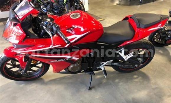 Nunua Ilio tumika Honda CBR Nyekundu Bike ndani ya Arusha nchini Arusha Nunua Ilio tumika Honda CBR Nyekundu Bike ndani ya Arusha nchini Arusha