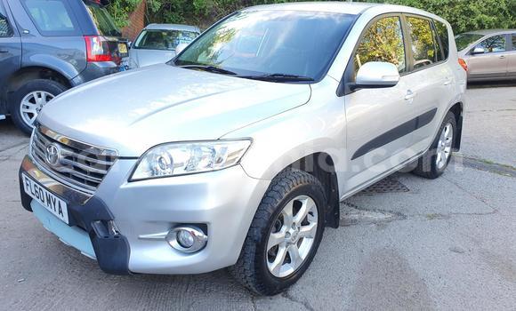 Nunua Ilio tumika Toyota Vanguard Nyingine Gari ndani ya Dar es Salaam nchini Dar es Salaam