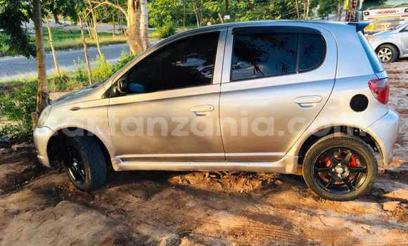 Buy Used Toyota Vitz Brown Car in Dar es Salaam in Dar es Salaam