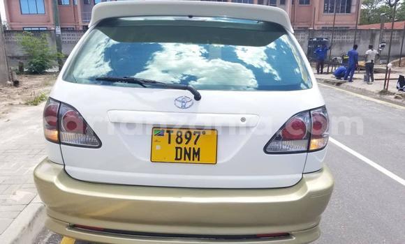 Nunua Ilio tumika Toyota Harrier Nyeupe Gari ndani ya Dar es Salaam nchini Dar es Salaam Nunua Ilio tumika Toyota Harrier Nyeupe Gari ndani ya Dar es Salaam nchini Dar es Salaam