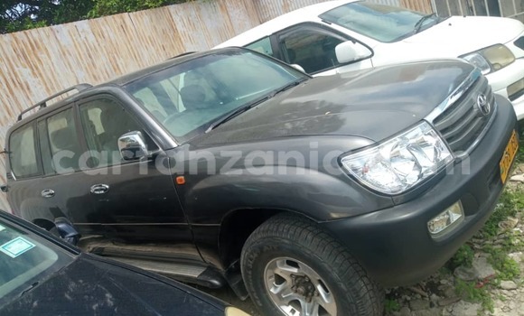 Nunua Ilio tumika Toyota Land Cruiser Fedha Gari ndani ya Dar es Salaam nchini Dar es Salaam Nunua Ilio tumika Toyota Land Cruiser Fedha Gari ndani ya Dar es Salaam nchini Dar es Salaam