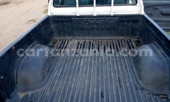 Nunua Ilio tumika Toyota Hilux Nyeupe Gari ndani ya Dar es Salaam nchini Dar es Salaam Nunua Ilio tumika Toyota Hilux Nyeupe Gari ndani ya Dar es Salaam nchini Dar es Salaam