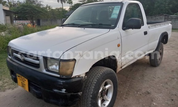 Nunua Ilio tumika Toyota Hilux Nyeupe Gari ndani ya Dar es Salaam nchini Dar es Salaam Nunua Ilio tumika Toyota Hilux Nyeupe Gari ndani ya Dar es Salaam nchini Dar es Salaam