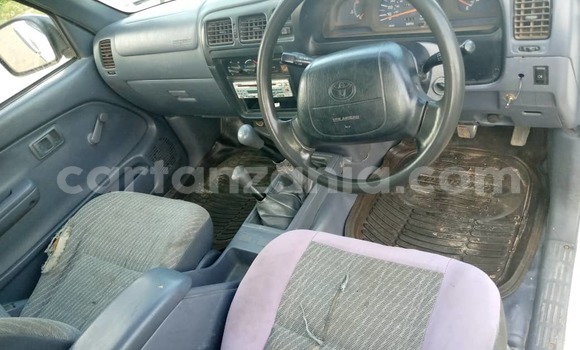 Nunua Ilio tumika Toyota Hilux Nyeupe Gari ndani ya Dar es Salaam nchini Dar es Salaam Nunua Ilio tumika Toyota Hilux Nyeupe Gari ndani ya Dar es Salaam nchini Dar es Salaam