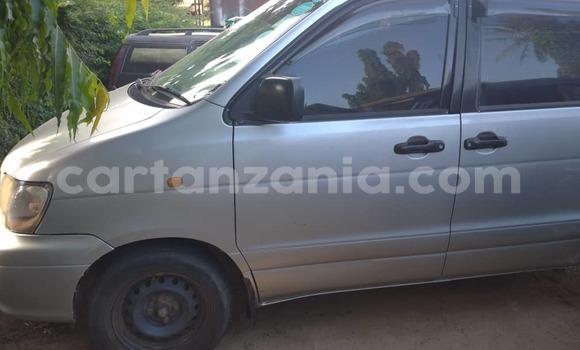 Nunua Ilio tumika Toyota Noah Fedha Gari ndani ya Dar es Salaam nchini Dar es Salaam Nunua Ilio tumika Toyota Noah Fedha Gari ndani ya Dar es Salaam nchini Dar es Salaam
