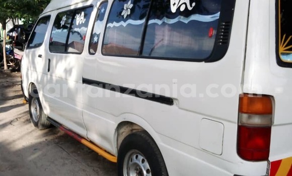 Nunua Ilio tumika Toyota Hiace Nyeupe Gari ndani ya Dar es Salaam nchini Dar es Salaam Nunua Ilio tumika Toyota Hiace Nyeupe Gari ndani ya Dar es Salaam nchini Dar es Salaam