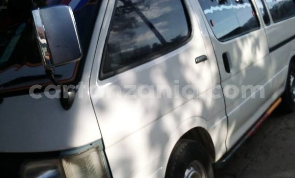Nunua Ilio tumika Toyota Hiace Nyeupe Gari ndani ya Dar es Salaam nchini Dar es Salaam Nunua Ilio tumika Toyota Hiace Nyeupe Gari ndani ya Dar es Salaam nchini Dar es Salaam