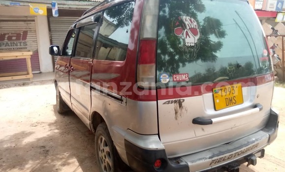 Nunua Ilio tumika Toyota Noah Nyekundu Gari ndani ya Dar es Salaam nchini Dar es Salaam Nunua Ilio tumika Toyota Noah Nyekundu Gari ndani ya Dar es Salaam nchini Dar es Salaam
