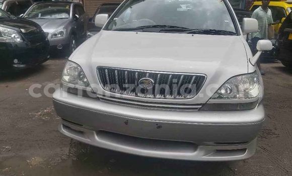 Buy Used Toyota Harrier White Car in Dar es Salaam in Dar es Salaam