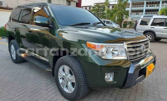 Nunua Ilio tumika Toyota Land Cruiser Kijani Gari ndani ya Dar es Salaam nchini Dar es Salaam