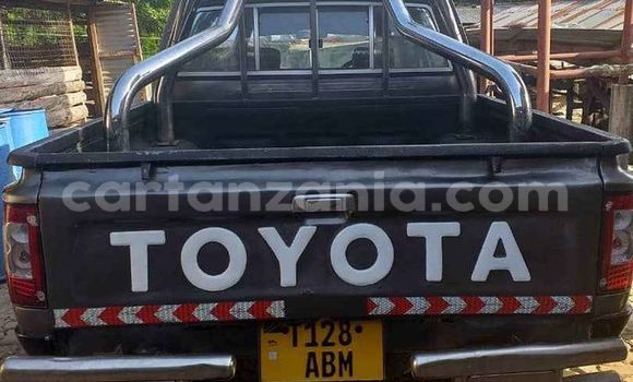 Nunua Ilio tumika Toyota Hilux Nyeusi Gari ndani ya Dar es Salaam nchini Dar es Salaam Nunua Ilio tumika Toyota Hilux Nyeusi Gari ndani ya Dar es Salaam nchini Dar es Salaam