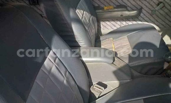 Nunua Ilio tumika Toyota Hilux Nyeusi Gari ndani ya Dar es Salaam nchini Dar es Salaam Nunua Ilio tumika Toyota Hilux Nyeusi Gari ndani ya Dar es Salaam nchini Dar es Salaam