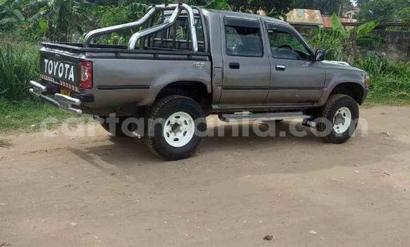 Nunua Ilio tumika Toyota Hilux Nyeusi Gari ndani ya Dar es Salaam nchini Dar es Salaam Nunua Ilio tumika Toyota Hilux Nyeusi Gari ndani ya Dar es Salaam nchini Dar es Salaam