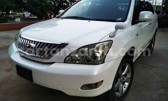 Buy Used Toyota Harrier White Car in Dar es Salaam in Dar es Salaam