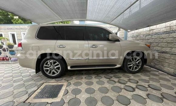 Nunua Ilio tumika Lexus LX 570 Beige Gari ndani ya Dar es Salaam nchini Dar es Salaam