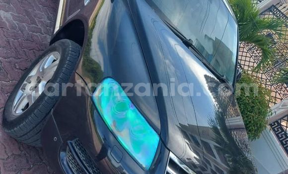 Nunua Ilio tumika Volkswagen Touareg Nyeusi Gari ndani ya Dar es Salaam nchini Dar es Salaam