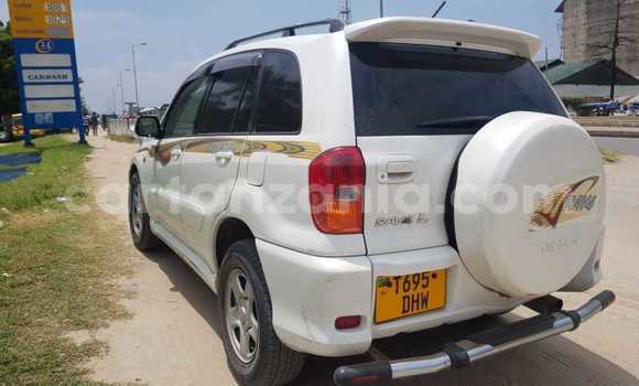 Buy Used Toyota RAV4 White Car in Dar es Salaam in Dar es Salaam Buy Used Toyota RAV4 White Car in Dar es Salaam in Dar es Salaam