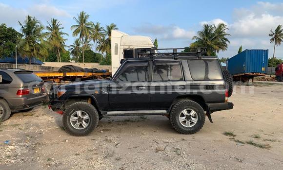 Nunua Ilio tumika Toyota Land Cruiser Nyeusi Gari ndani ya Dar es Salaam nchini Dar es Salaam Nunua Ilio tumika Toyota Land Cruiser Nyeusi Gari ndani ya Dar es Salaam nchini Dar es Salaam
